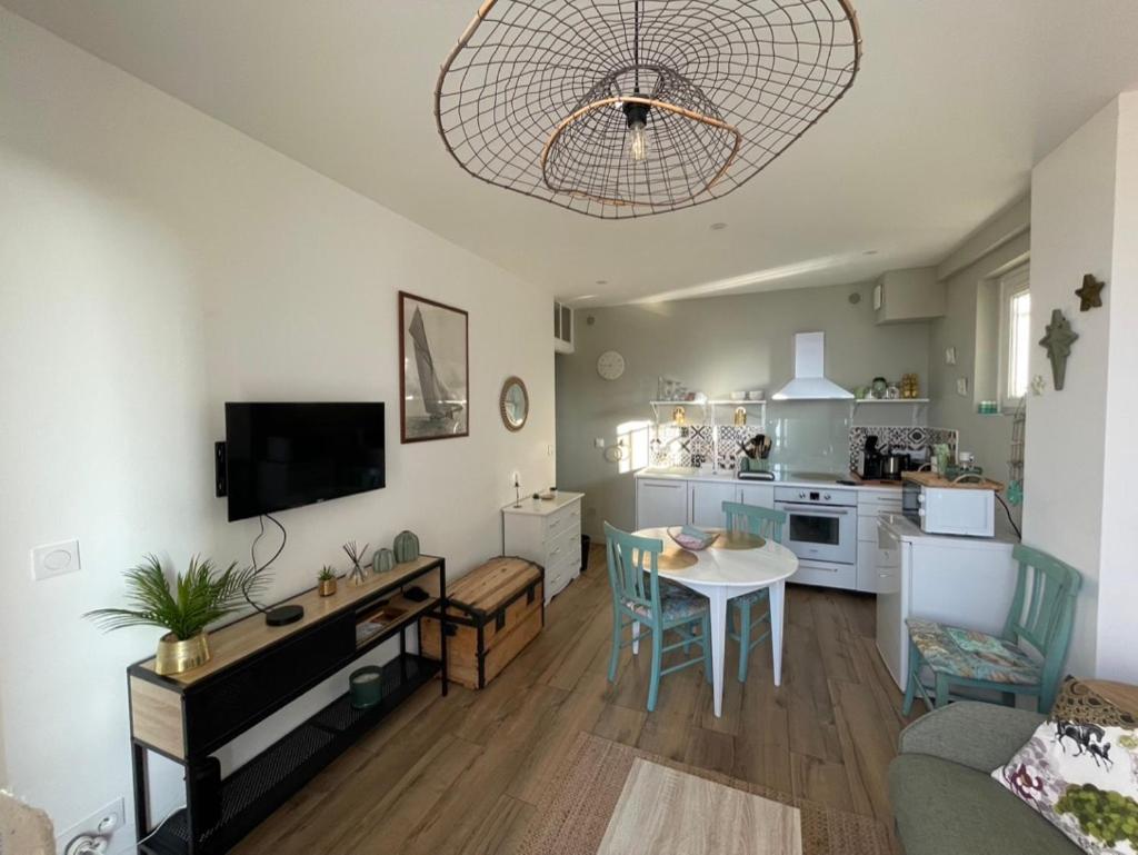 La Belle Etoile Apartment เอิลท์ ภายนอก รูปภาพ